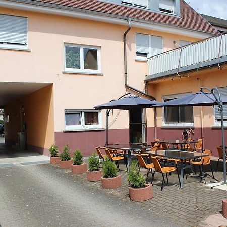 Hotel-Zahringerstube Нойенбург-ам-Райн Экстерьер фото
